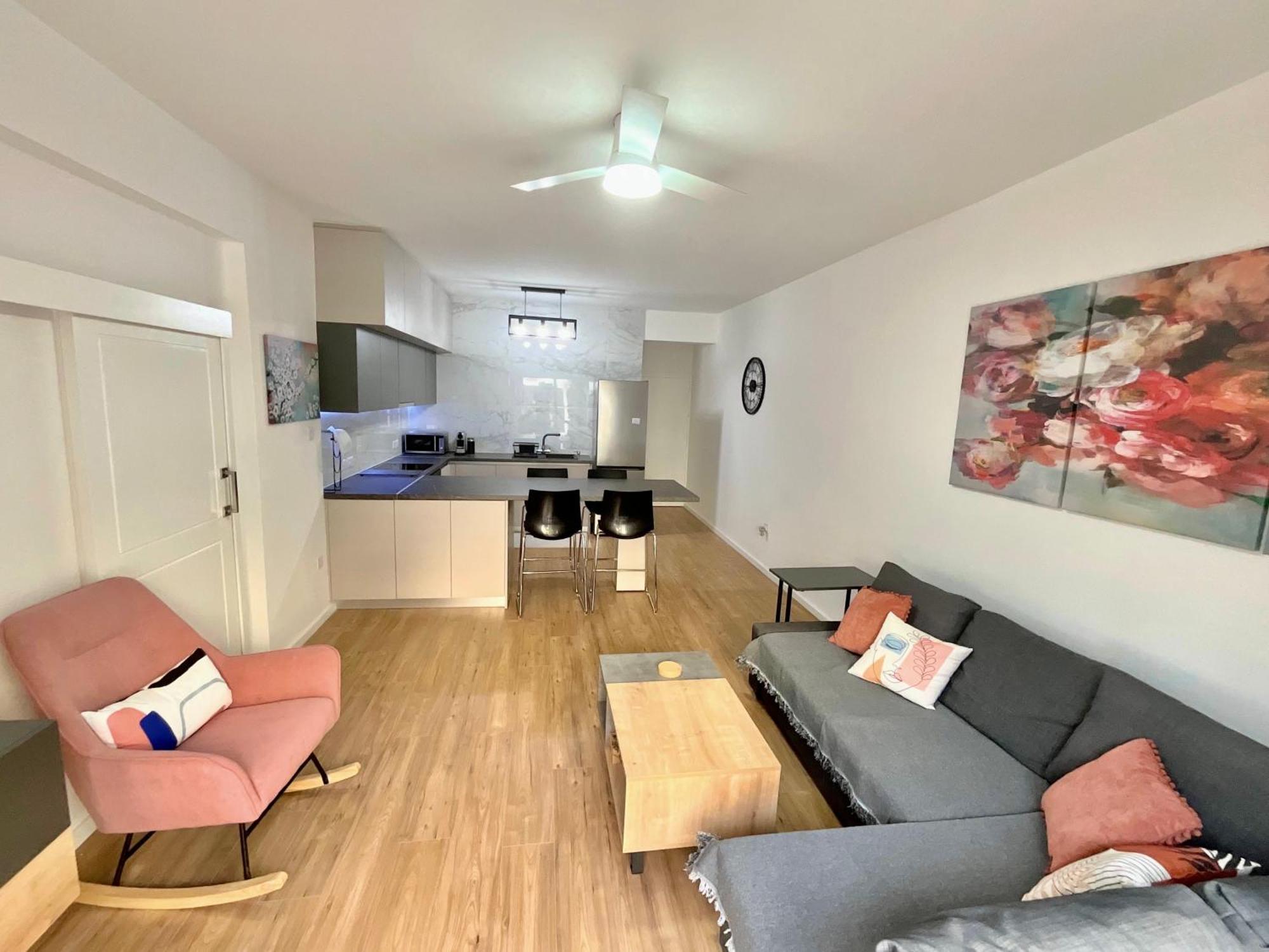 Modern Apartment Near Mckenzie Beach Ларнака Стая снимка
