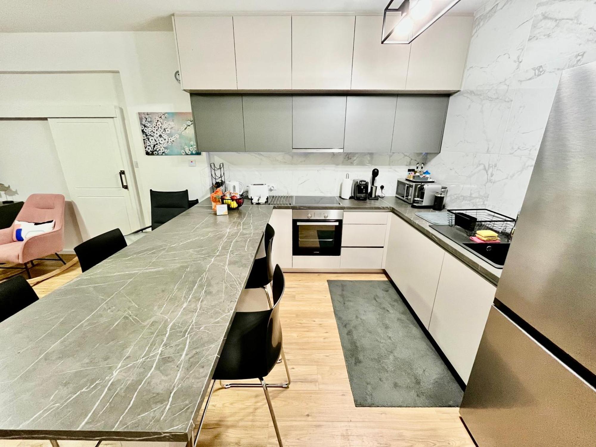 Modern Apartment Near Mckenzie Beach Ларнака Екстериор снимка